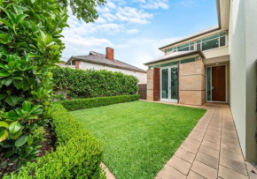 Stylish Home, Family - Walk to Pub,Cafes, 1KM CBD! Adelaide